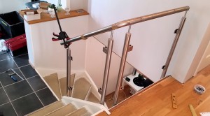Handledaren ska bytas ut till en EK handledare och nu ska glas mästaren komma ut och mäta upp glaset.