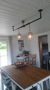 Tak konsol på plats