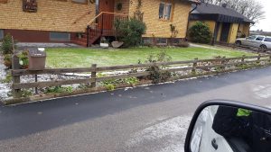 Smides staket med skruvade stavar och några spiror
